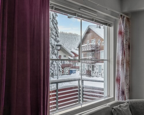 Nordic 3BR Apt next to Ski Slopes