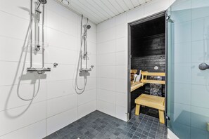 Comfort Apartment, Multiple Beds, Sauna, Courtyard View | Bathroom - Nordic 3BR Apt next to Ski Slopes (Kittilä)