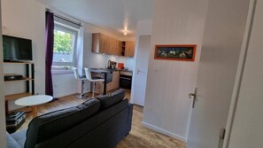 TV - "Aurore" Apartment with Wi-Fi in Cancale (Cancale)