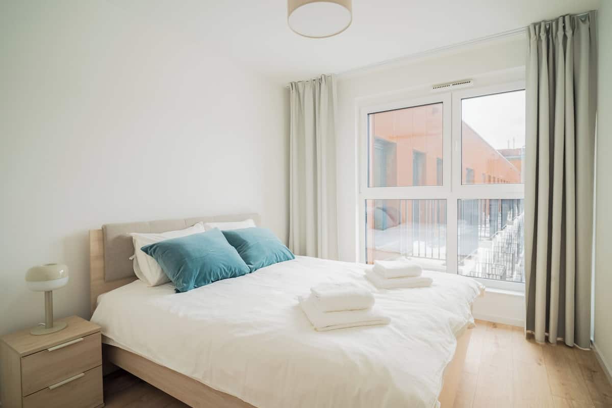 Premium Apartment | Blackout drapes, iron/ironing board (on request), cribs (free)