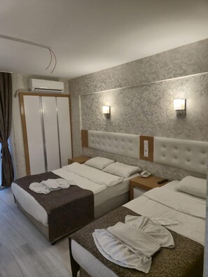 In-room safe, free WiFi - BULUT OTEL (DENİZLİ)