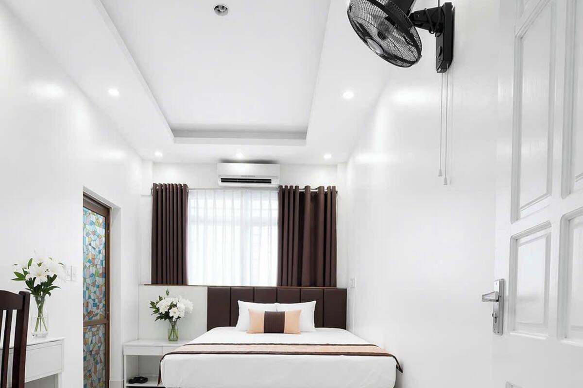 Double Room, City View | Desk, laptop workspace, free WiFi