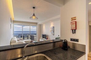 Interior - Funchal Apartment, Ocean View Balcony (Funchal)
