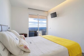 Iron/ironing board, free WiFi - Monumental Apartment 608 Balcony Sea View (Funchal)