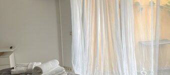 Beautiful Bungalow for Families with Private Entrance