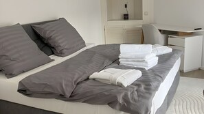 Room - Beautiful Bungalow for Families with Private Entrance (Weilerswist)