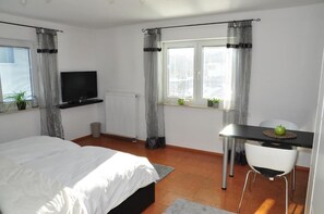 Free WiFi - N37-modern eingerichtete Zimmer (Aldingen)