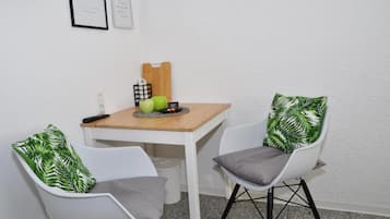 Single Room, Non Smoking | Interior