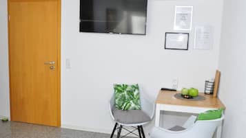 Single Room, Non Smoking | Interior