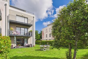 Outdoor dining - -Iruvai- T3 with parking space and garden, nearby (Concarneau)