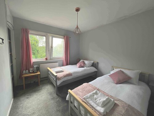 Room-amina's Cottage Women Only Accommod