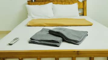 Deluxe Double Room | Desk, laptop workspace, free WiFi