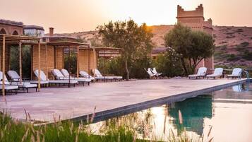 3 piscinas al aire libre