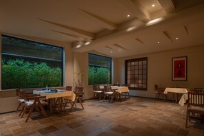 レストラン