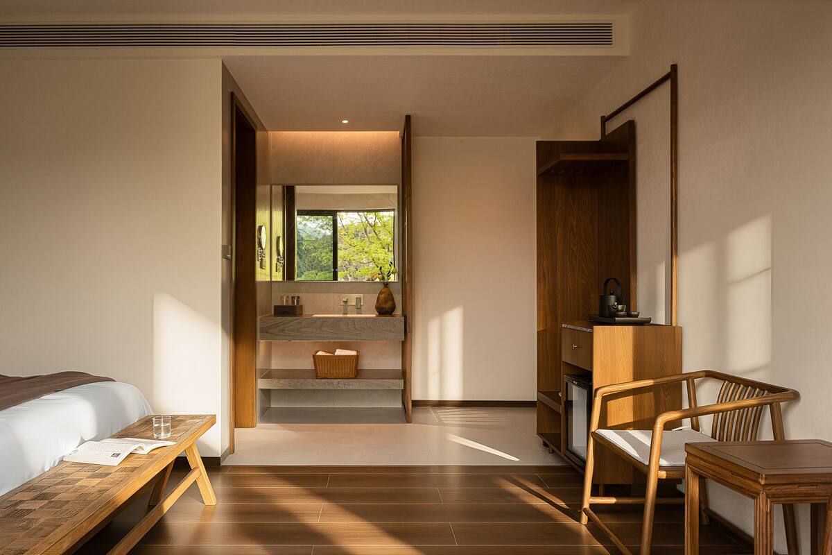 Chambre Double Tradition, vue cour intérieure | Bureau, espace de travail pour ordinateur portable, Wi-Fi gratuit