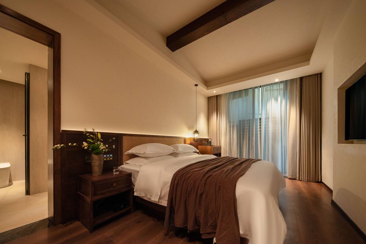 Chambre Double Romantique, vue jardin | Bureau, espace de travail pour ordinateur portable, Wi-Fi gratuit