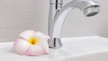 Dusche, Handtücher, Seife, Shampoo