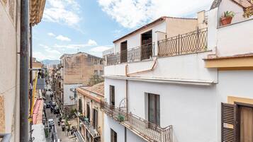 Apartment, 2 Schlafzimmer, Balkon | Balkon