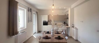 Room 'Camera Tripla Con Bagno Privato' with Shared Terrace, Wi-Fi and Air Conditioning
