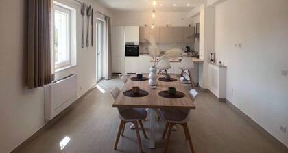 Room 'Camera Tripla Con Bagno Privato' with Shared Terrace, Wi-Fi and Air Conditioning
