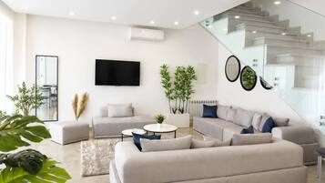 Villa, 4 Bedrooms, Smoking, Private Pool | Living room