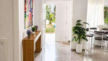 Villa, 4 Bedrooms, Smoking, Private Pool | Dining