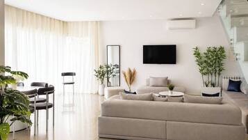 Villa, 4 Bedrooms, Smoking, Private Pool | Living room
