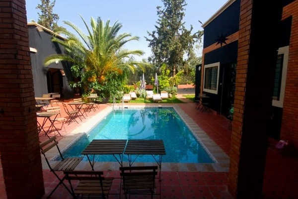 10 outdoor pools