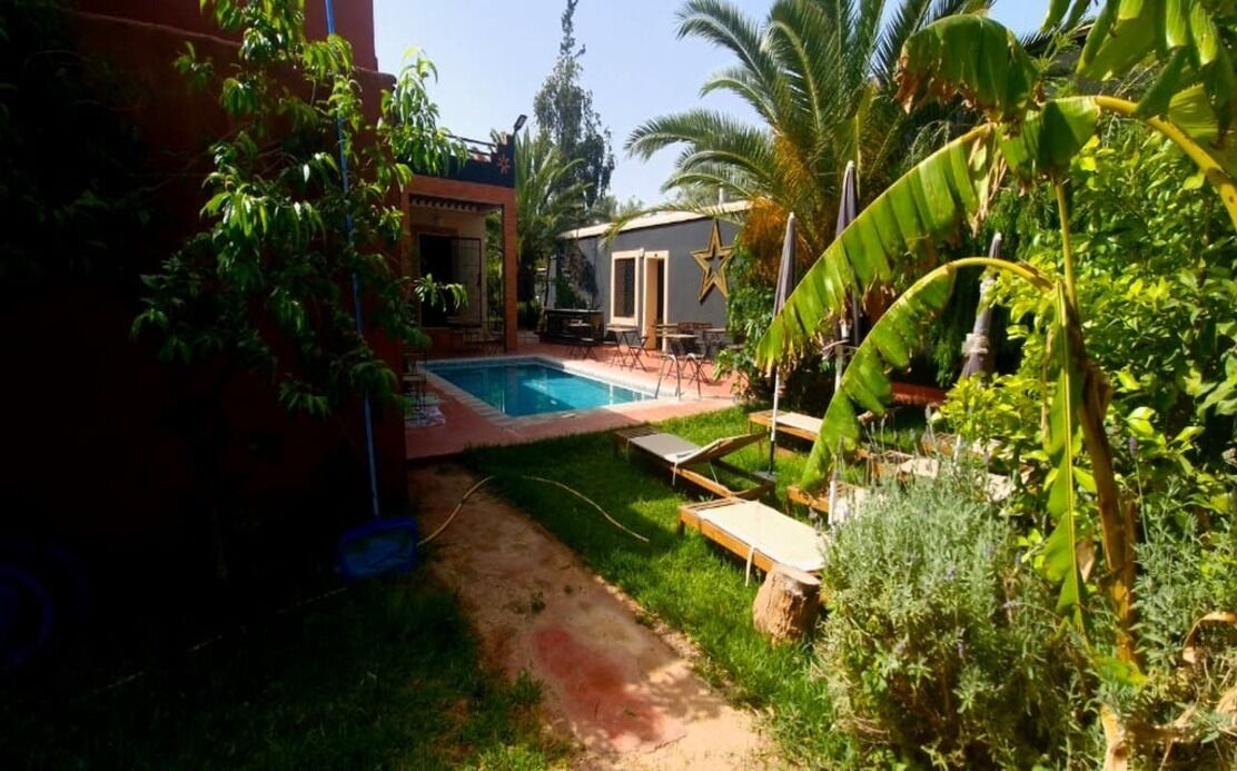 10 outdoor pools