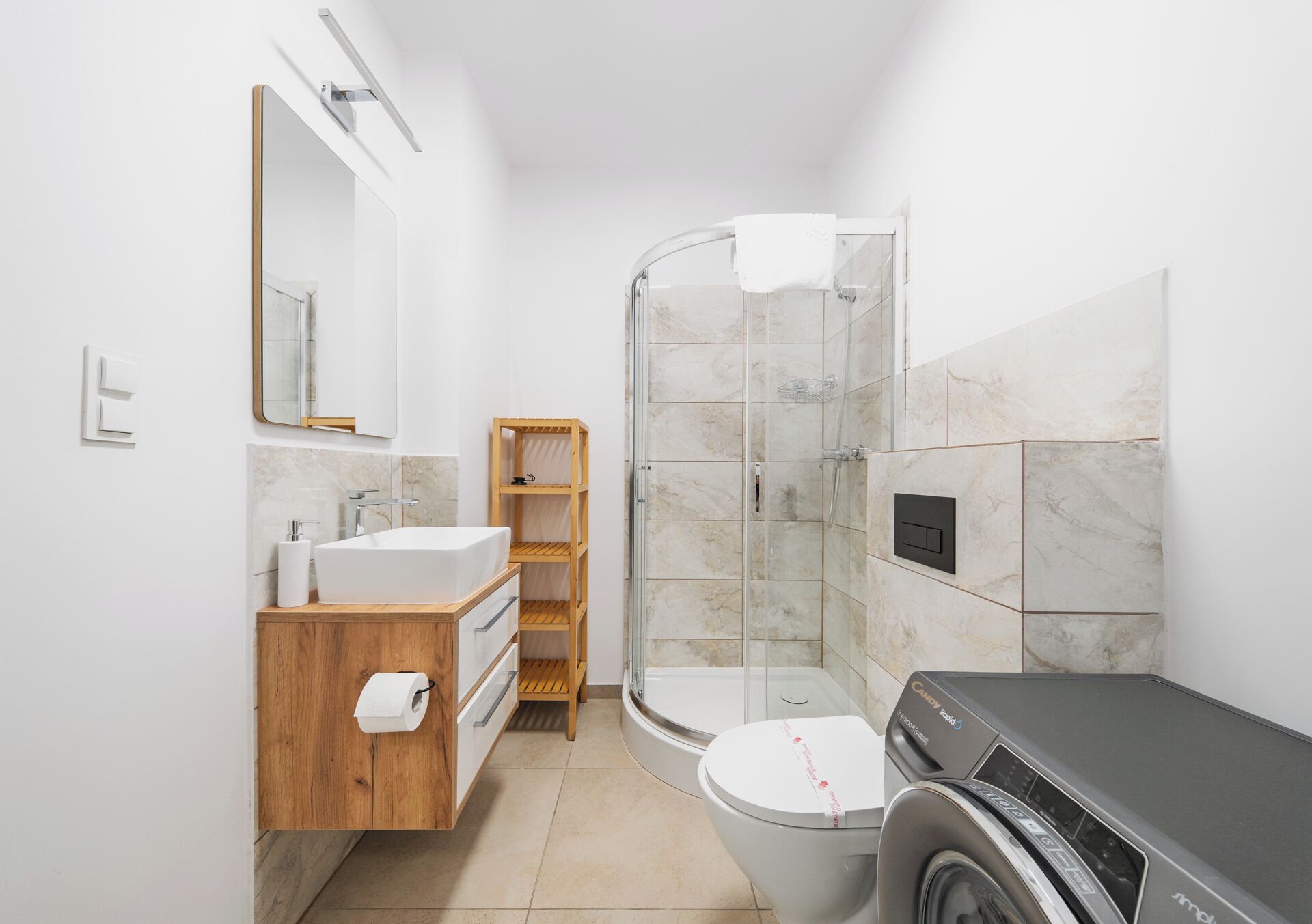Apartment | Badezimmer | Dusche, Haartrockner, Handtücher, Seife