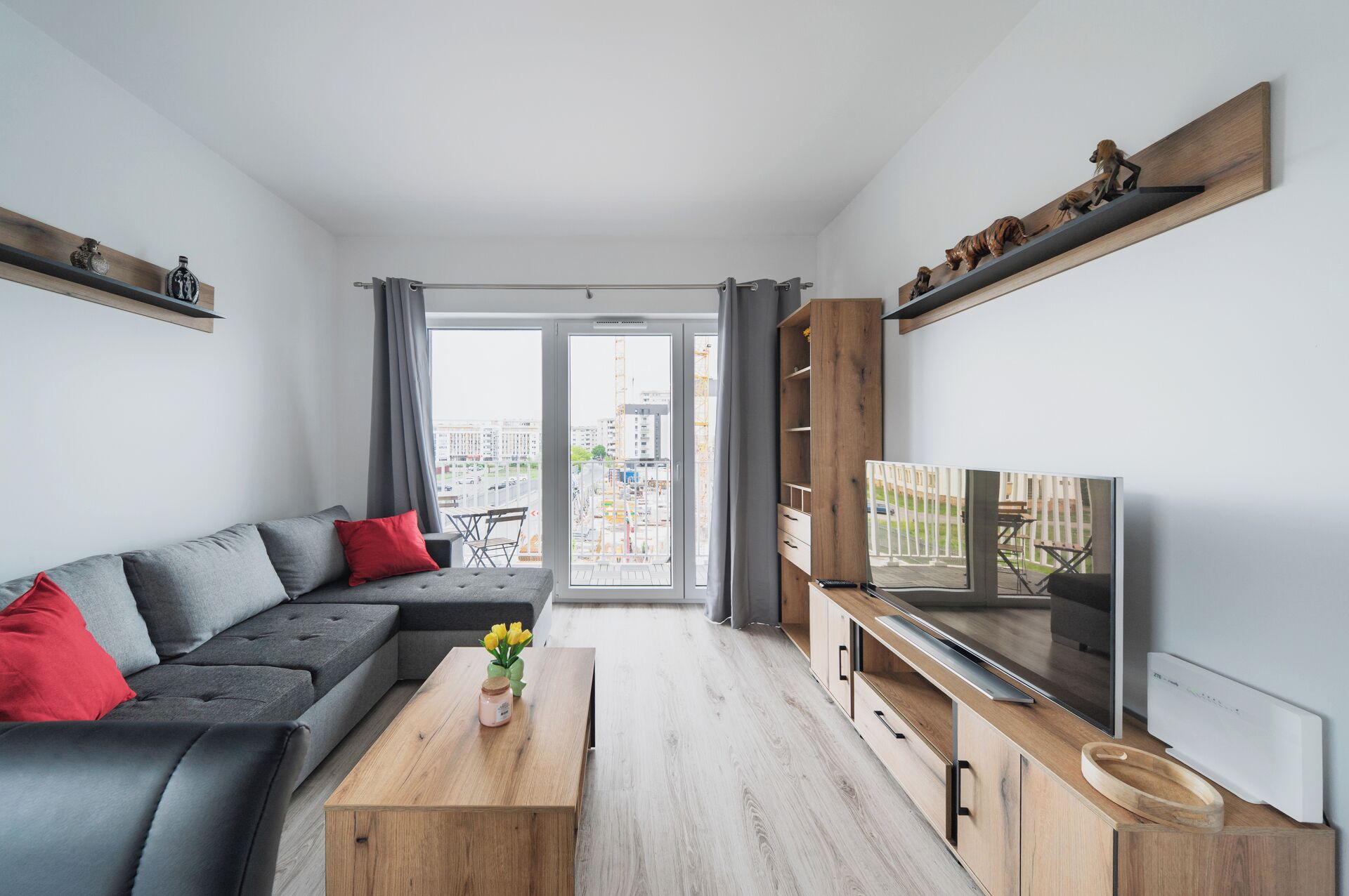 Apartment, Balcony | Living room | Smart TV