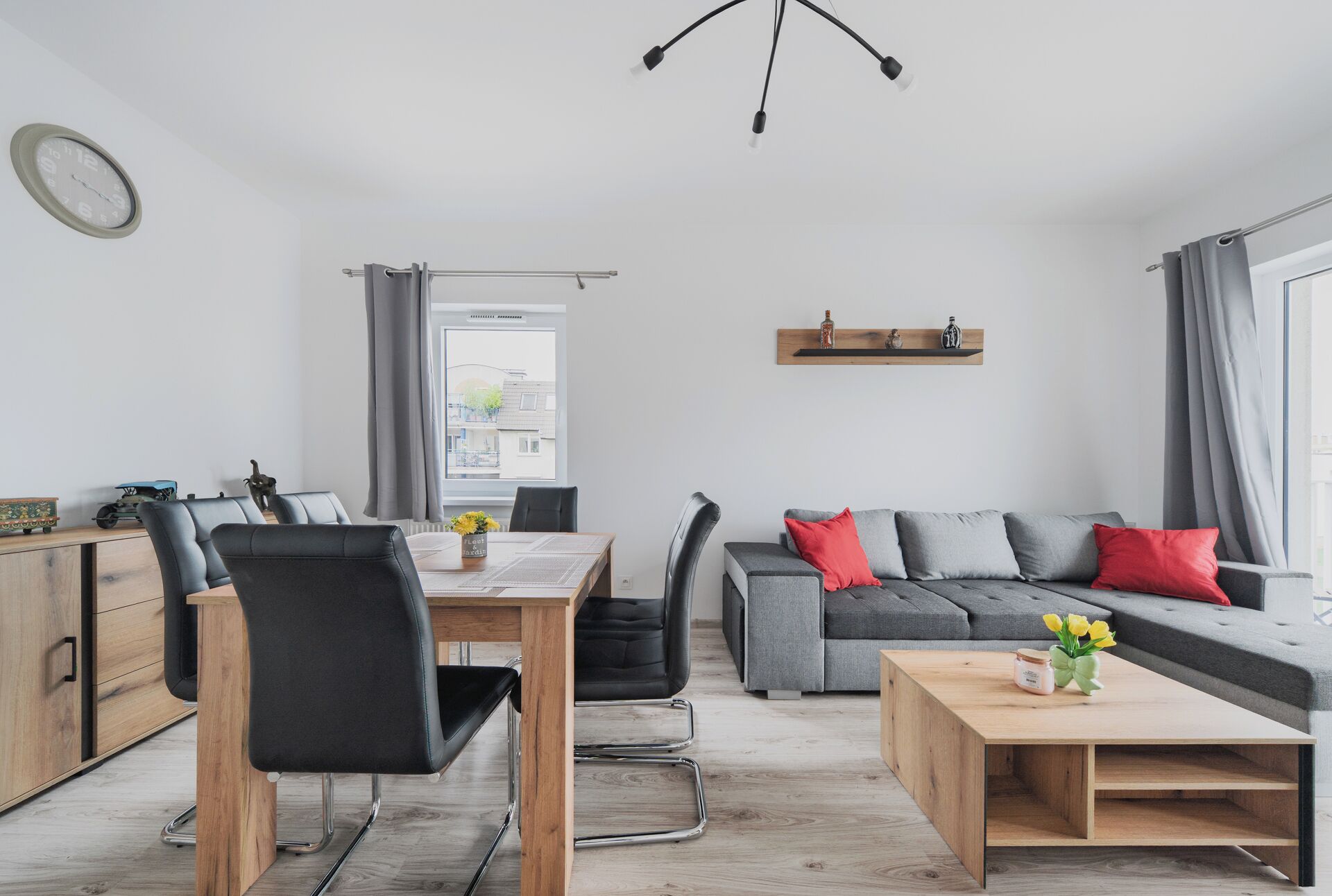 Apartment, Balkon | Wohnzimmer | Smart-TV