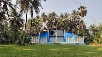 Deluxe Room, Garden View | Exterior
