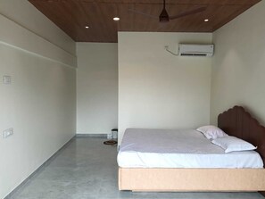 Deluxe Room, Garden View | Free WiFi