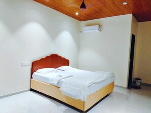 Deluxe Room, Garden View - Aarambh The Creek Breeze Resort (Palghar)