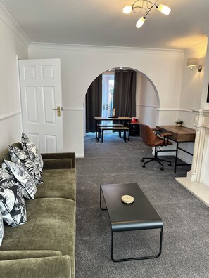 Living area - Fantastic 3-bedroom house in Hessle perfect for your getaway (Hessle)
