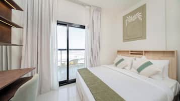 Desk, iron/ironing board, WiFi, bed sheets