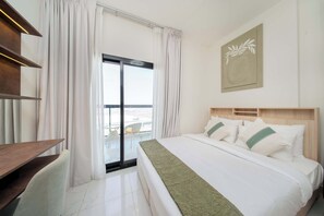 Desk, iron/ironing board, WiFi, bed sheets - Modern Studio Near Metro | Pool, Gym & Expo Access (Dubai)
