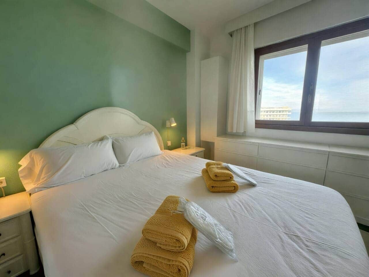 1 chambre, fer et planche à repasser, Wi-Fi, draps fournis