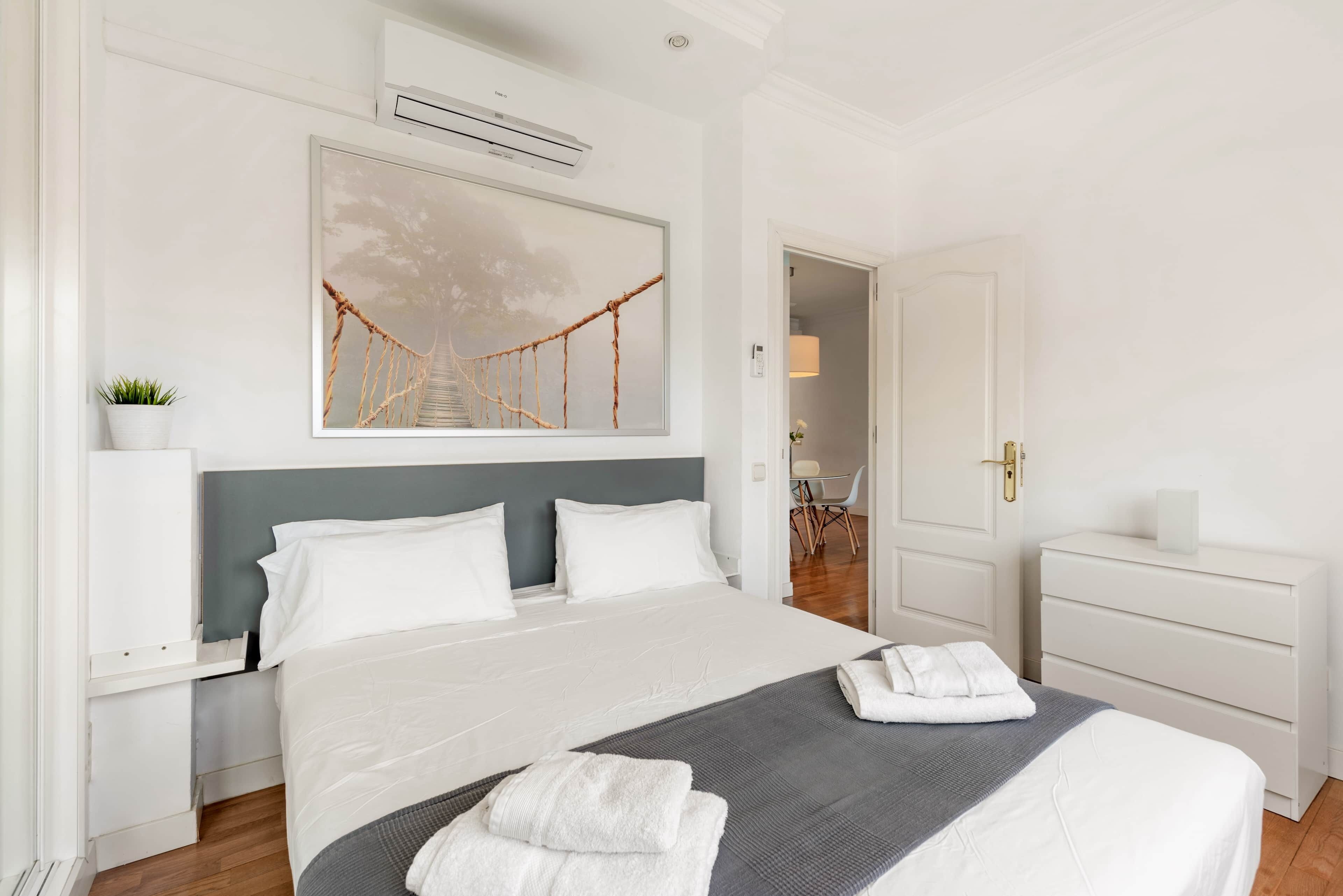 2 bedrooms, iron/ironing board, WiFi, bed sheets