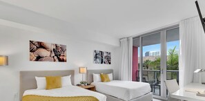 Desk, iron/ironing board, travel cot, WiFi - Hallandale Studio | Pool, Gym & Shuttle (Hallandale Beach)