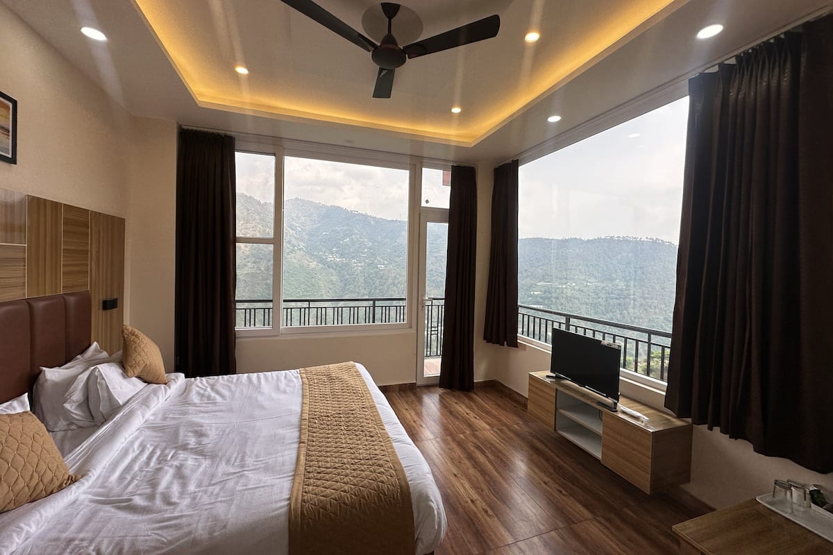 Luxury Room, Mountain View | Free WiFi, bed sheets