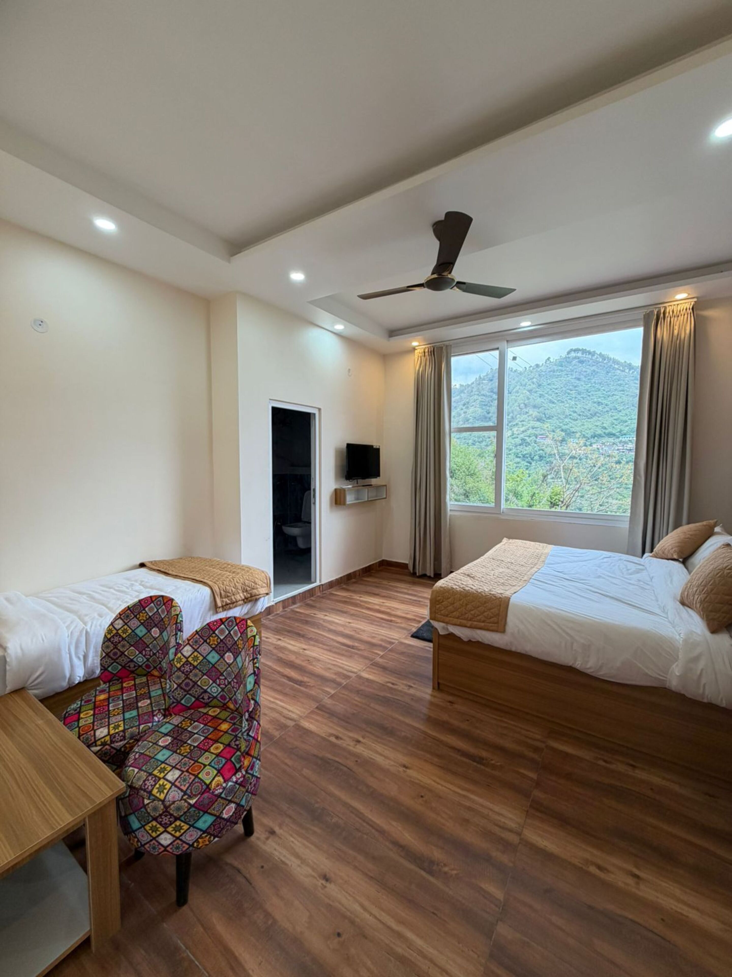 Dreibettzimmer | Kostenloses WLAN, Bettwäsche
