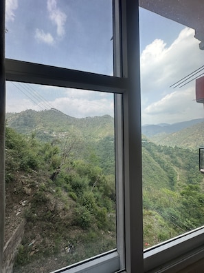 Single Room | Mountain view