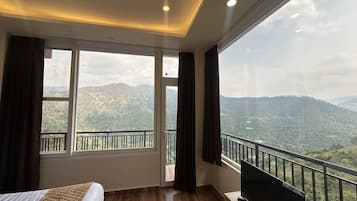 Luxury Room, Mountain View | Free WiFi, bed sheets