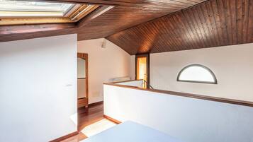 Apartamento, 1 quarto, sacada, vista para o mar | Parte interna