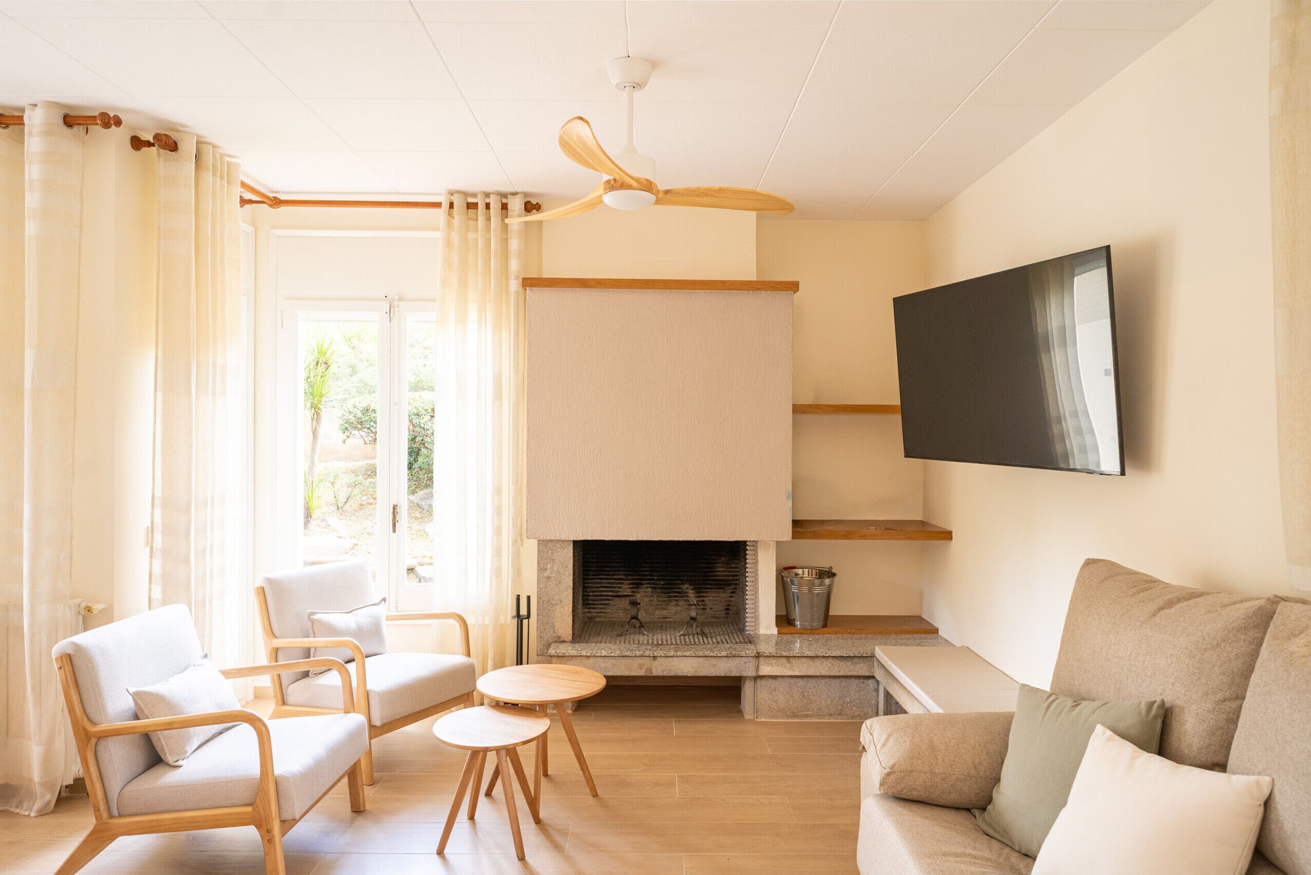 Smart-TV, Kamin