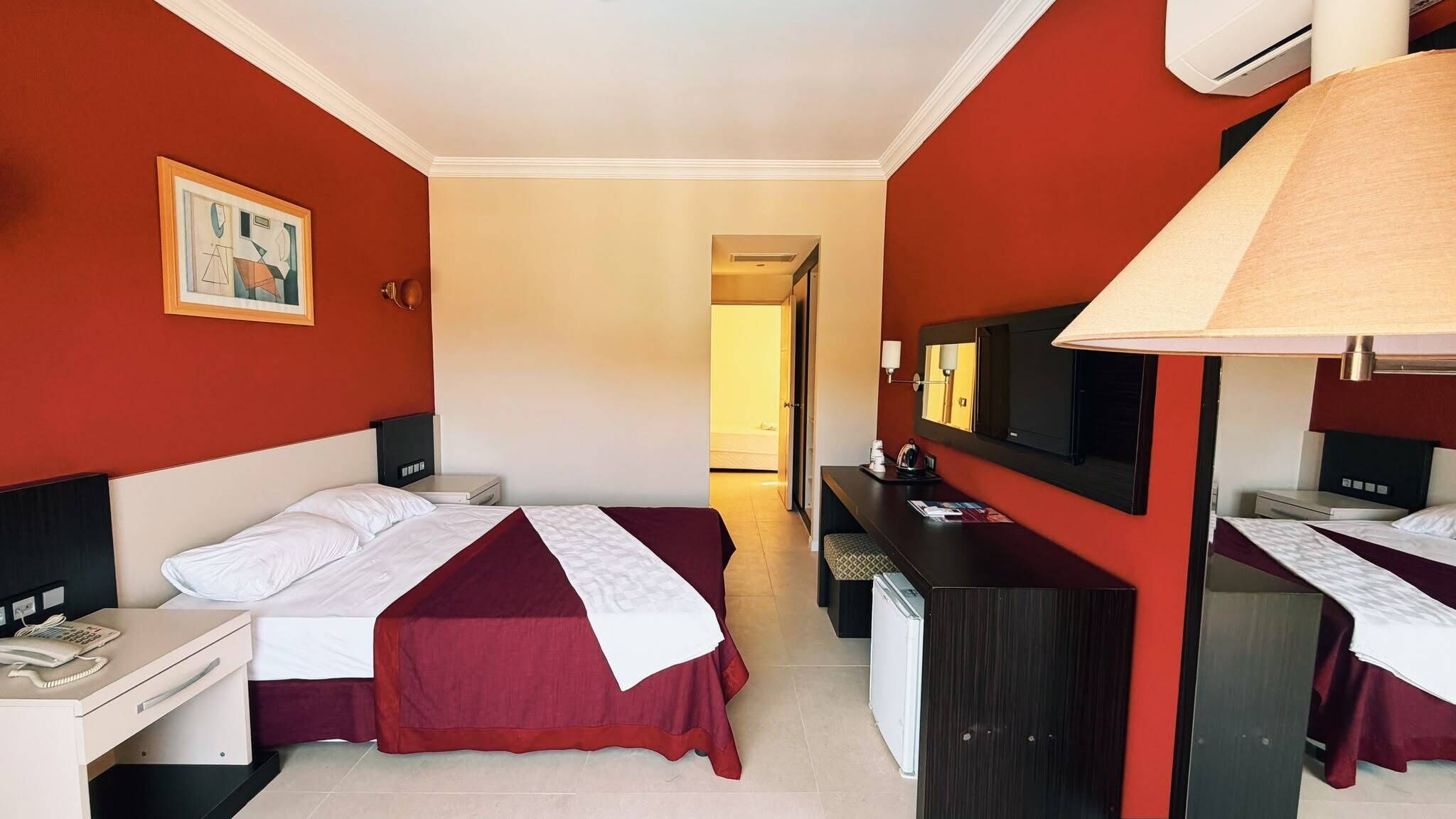 Egyptian cotton sheets, premium bedding, minibar, desk