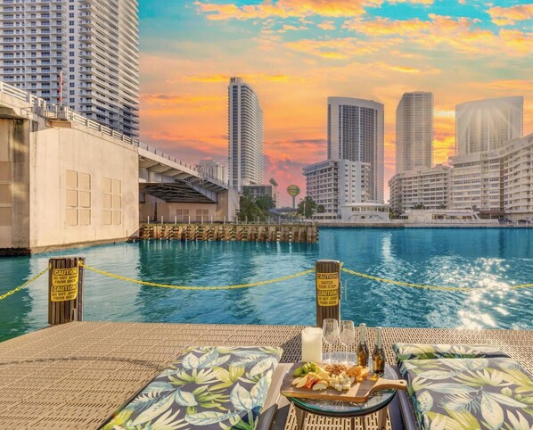 Pool - Grand 1BR · Intracoastal & Sunset View · Resort (Hallandale Beach)