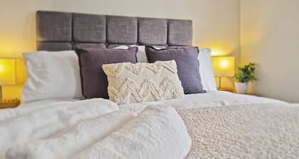 Stylish 2BR Solihull Stay | Near NEC | Parking | Garden
